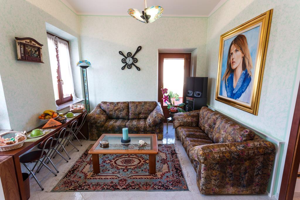 L'Aurora Viola Bed & Breakfast Carbonia Exterior photo