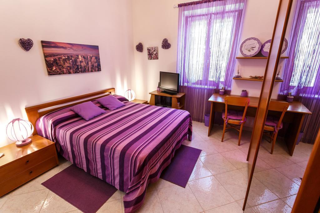 L'Aurora Viola Bed & Breakfast Carbonia Exterior photo